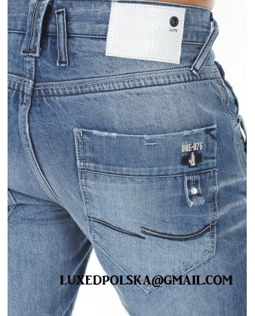jack-jones-niebieskie-jeansy-luzniejsze-anti-fit-4.jpg